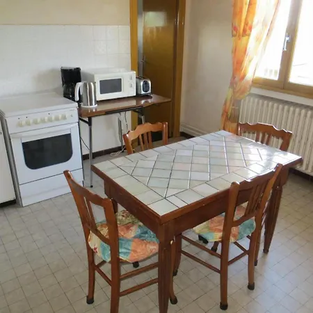 à Lorette Avec Jardin Et Jeux Pour Enfants - Fr-1-496-76 * Lorette (Loire)
